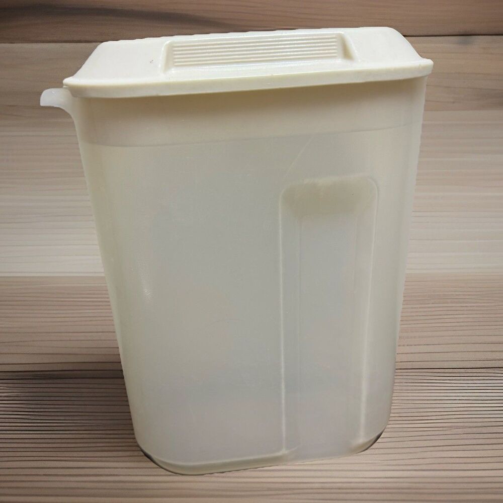 Vtg Rubbermaid Slim Servin Saver 2½ Qt Drink Pitcher 0941 Easy Grip Almond Top